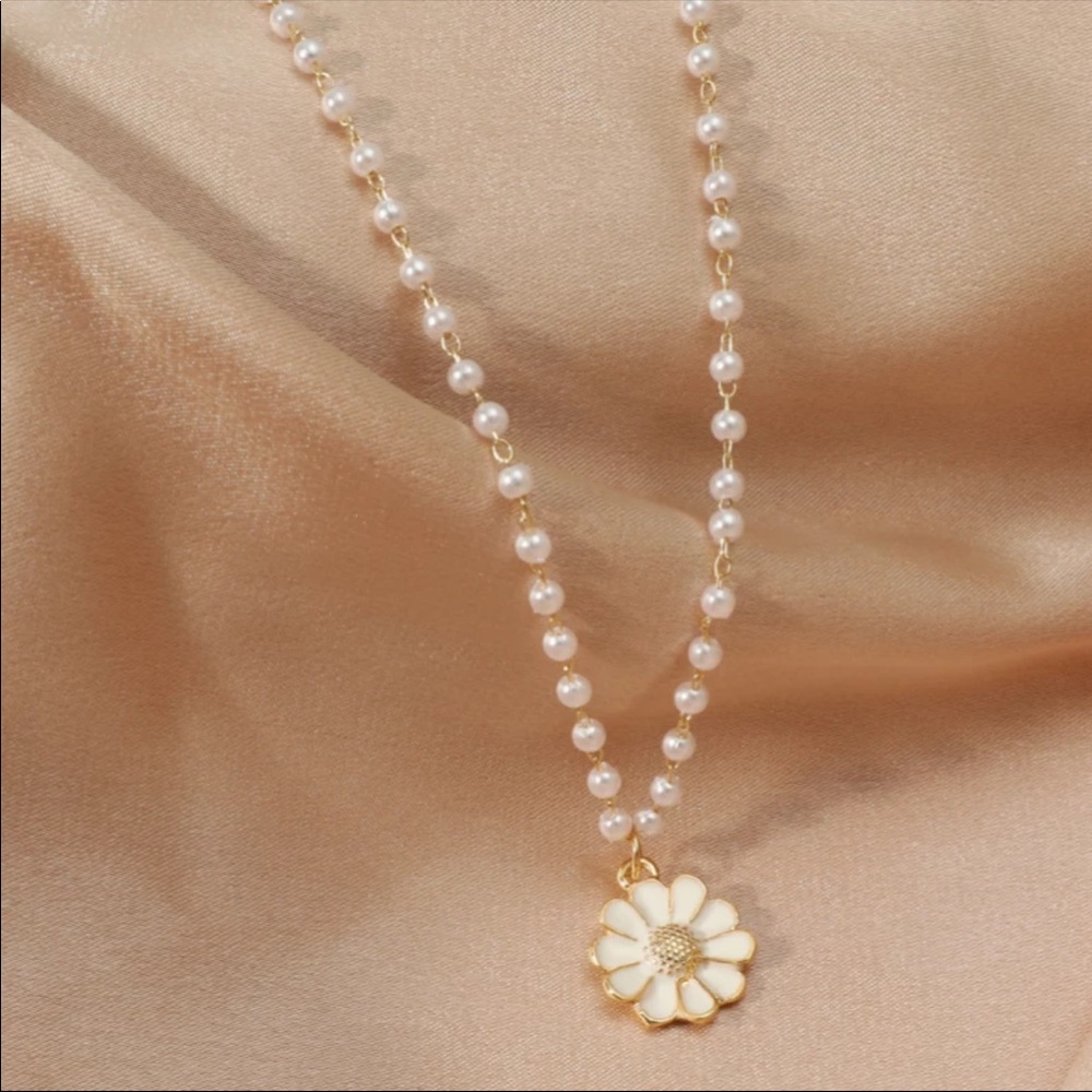 New Pearl Daisy Choker Necklace - Picture 2 of 4